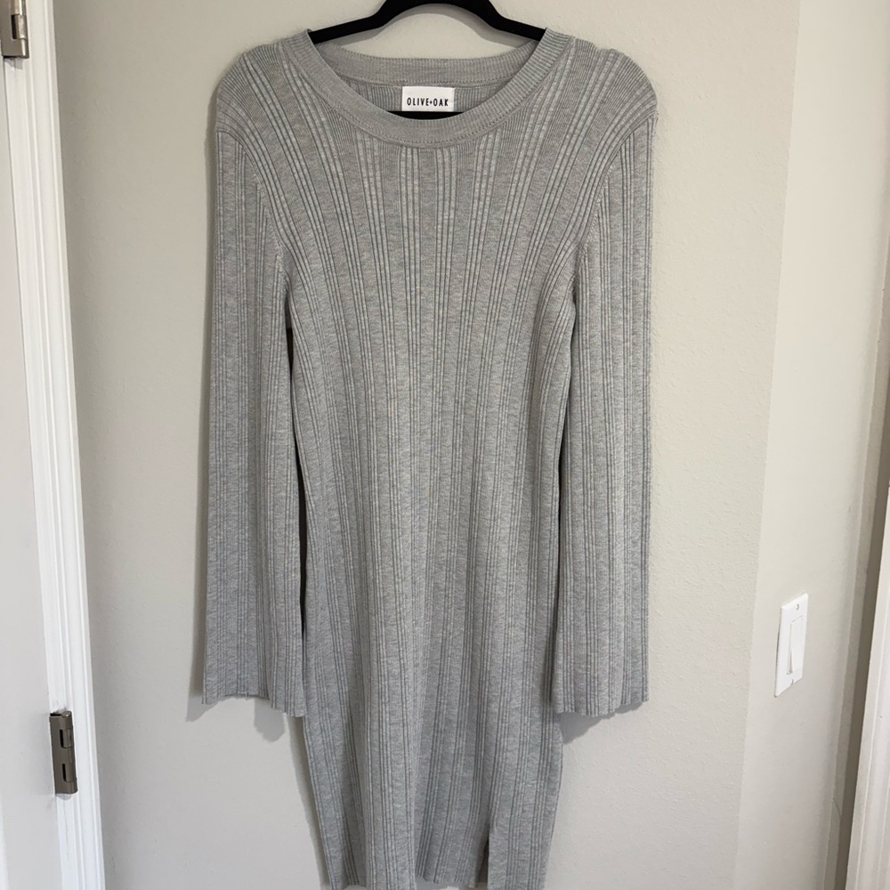 Olive & Oak Gray Ribbed Sweater Dress